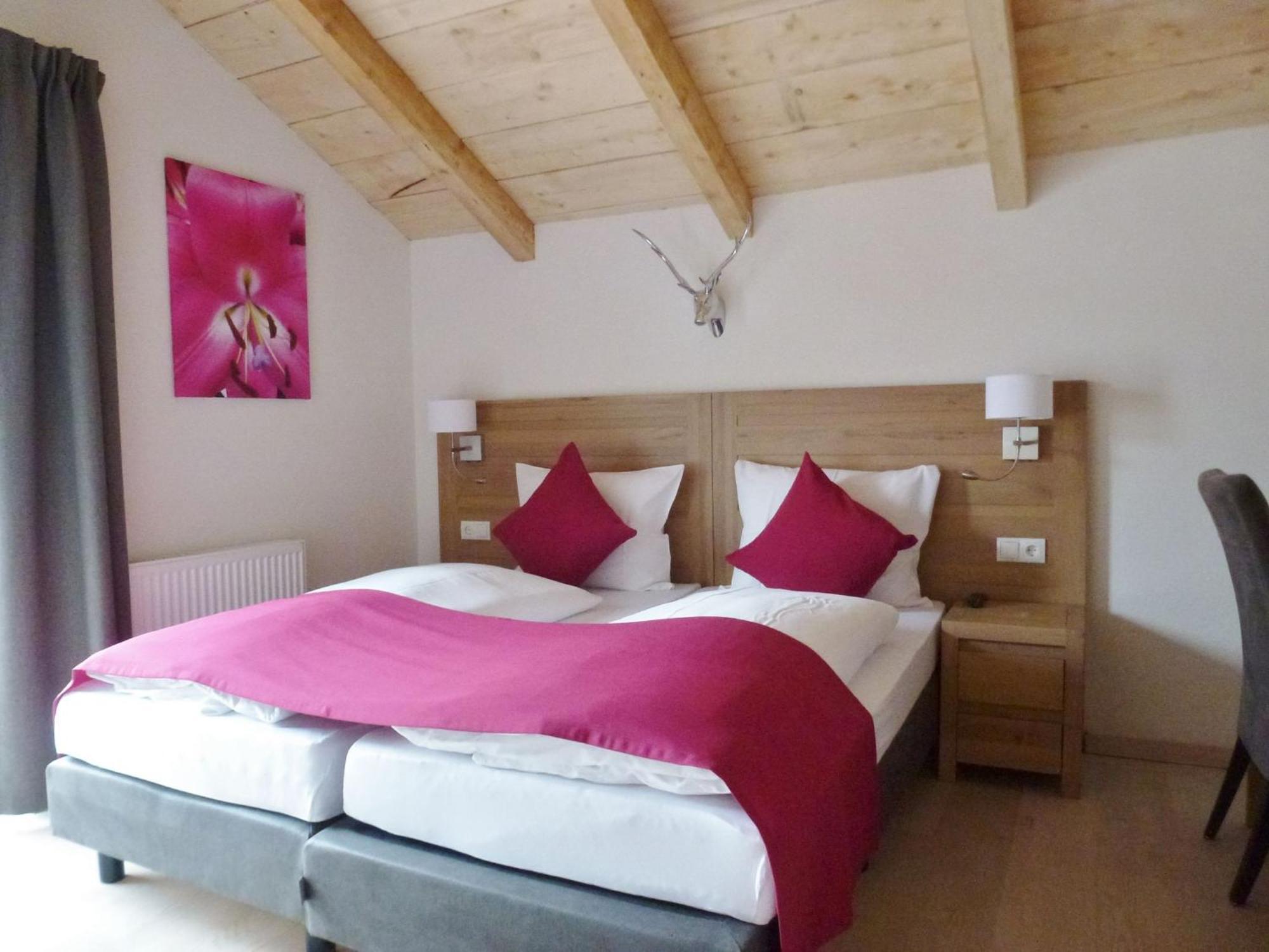 Вилла Detached Chalet Close To The Ski Area Фуш-ан-дер-Гросглокнерштрассе Экстерьер фото